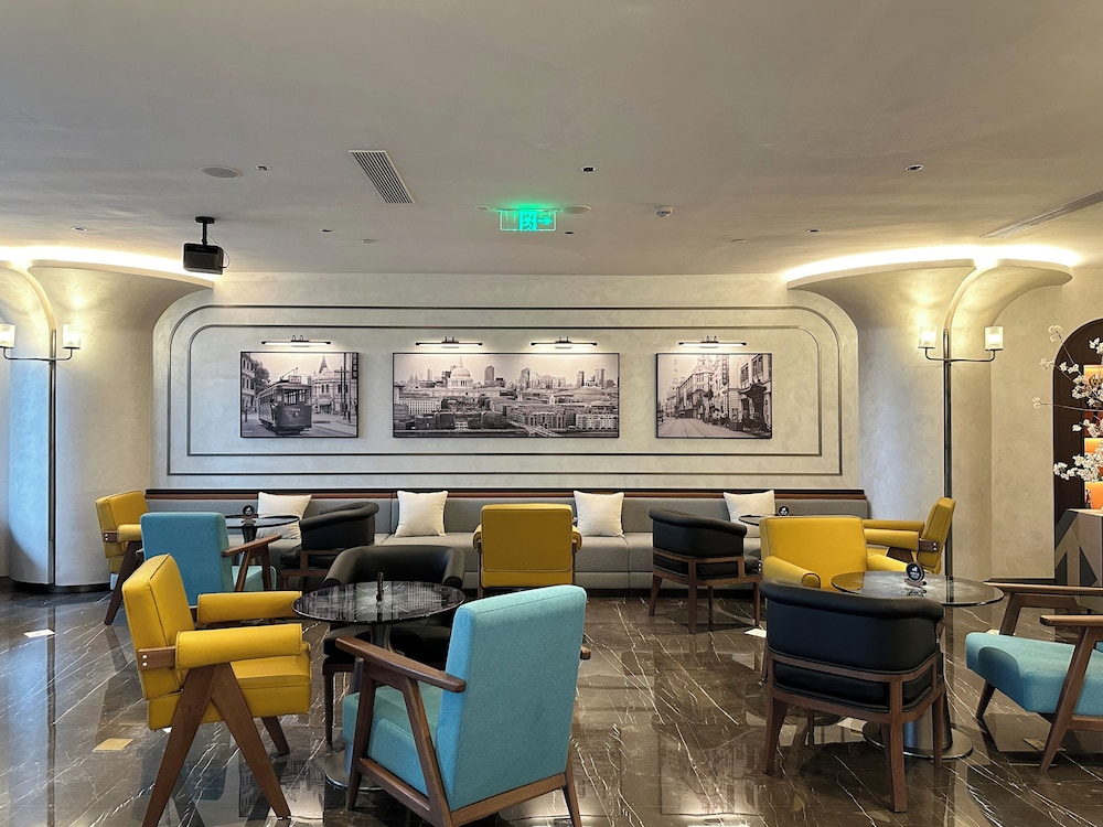UrCove by Hyatt Shanghai on the Bund 48/59