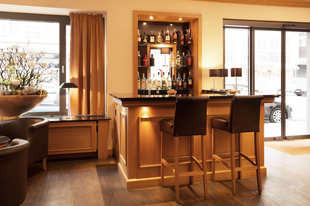 Townhouse Hotel 30/37