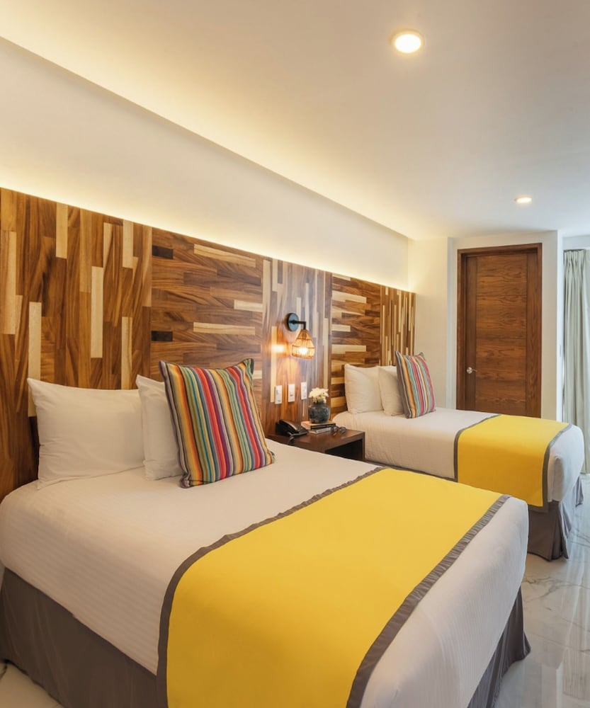 Marvic Hotel 8/36