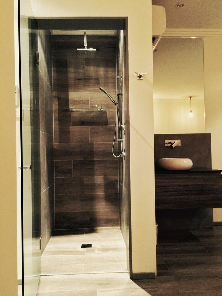 Sydney RiseOn Hotel 36/56