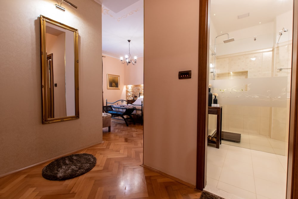 Unique Luxury Rooms 50/66