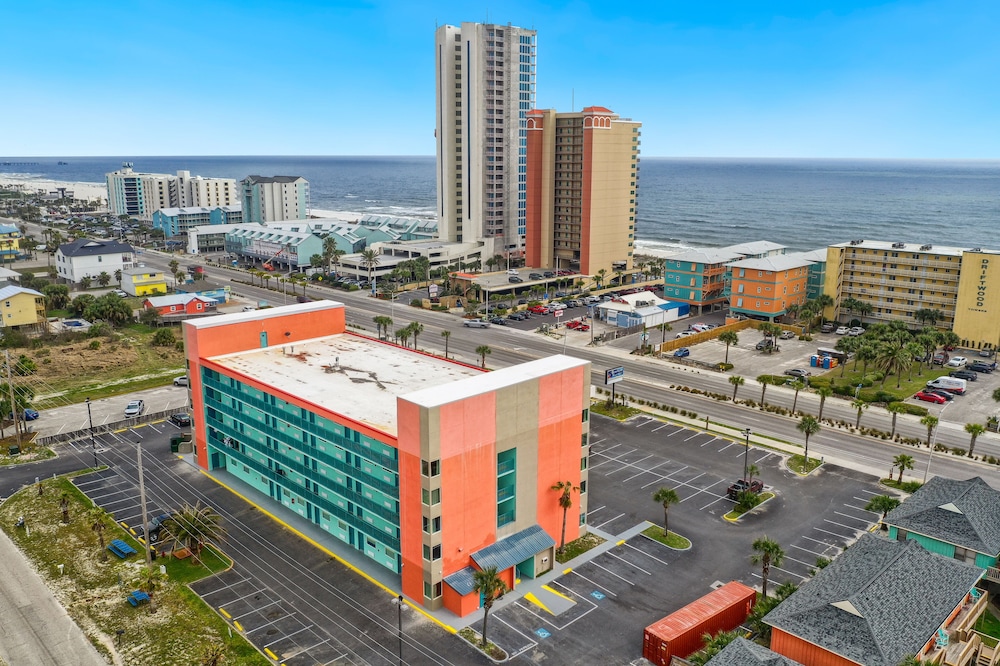 Beachside Resort Hotel 3/38