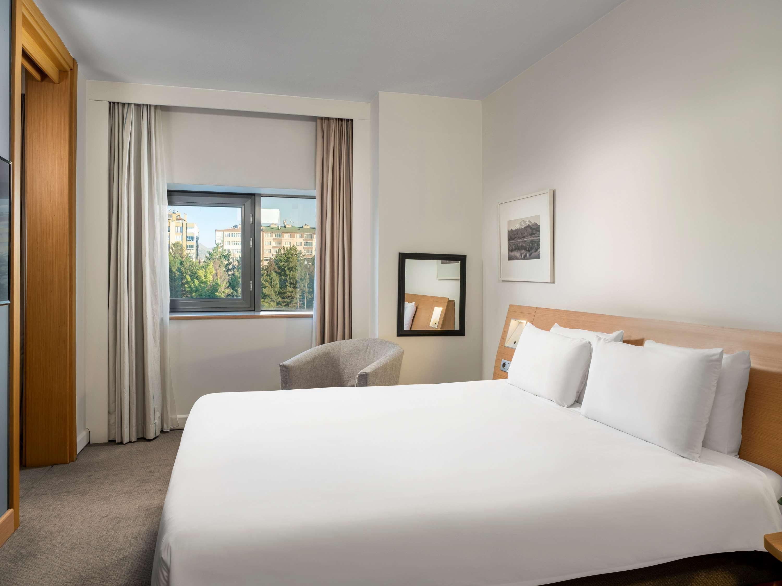 جناح سوبيريور بسرير كوين، Novotel Kayseri 2/4