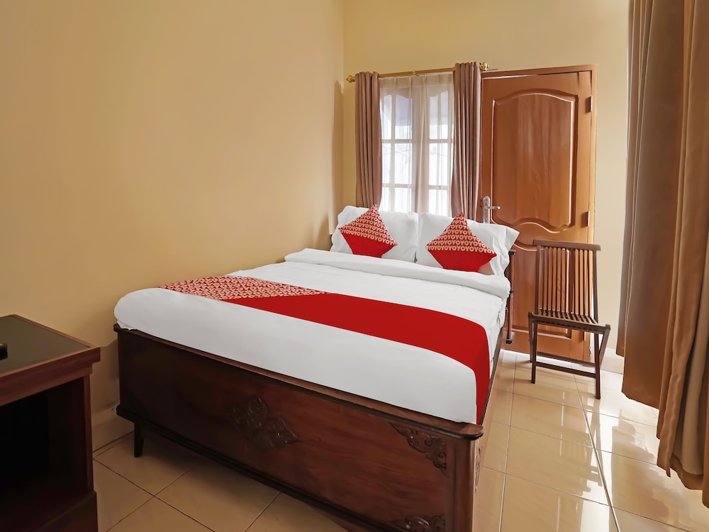 Oyo 335 Wisma Empat Lima 5/20