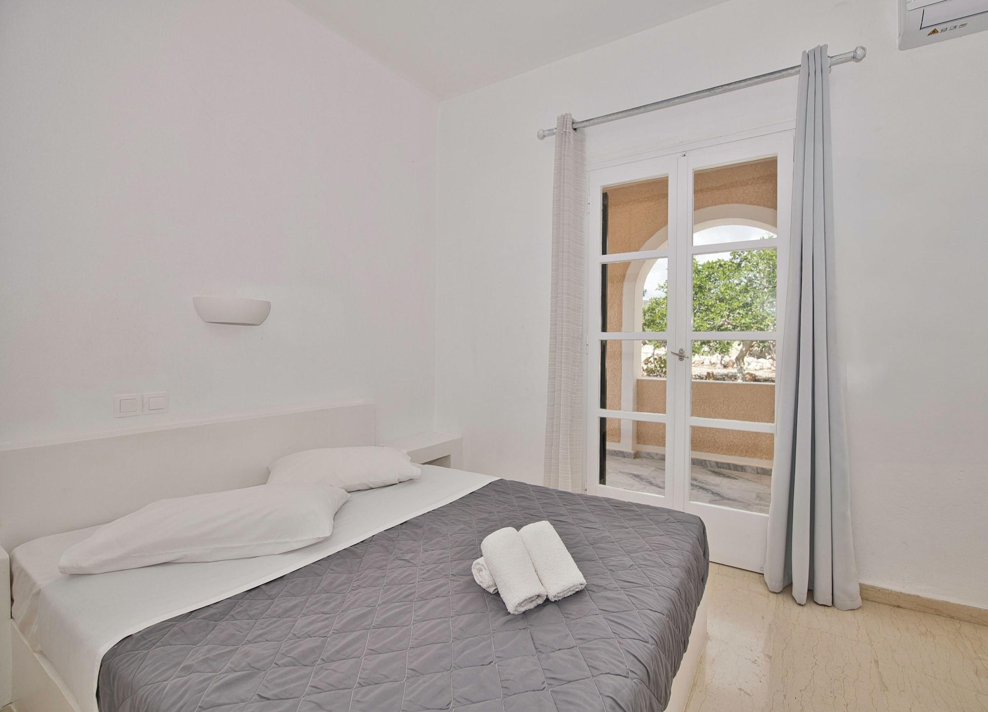 Ira Apartments 73/126