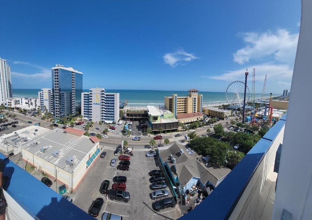 Aqua Beach Inn 3/53