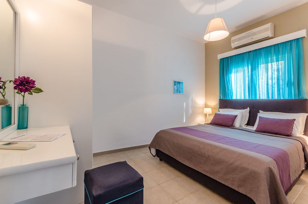 Pela Mare Hotel 20/77
