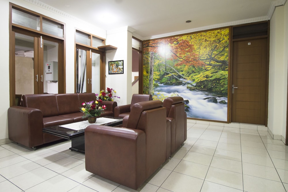 Reddoorz Plus At Wastu Kencana 23/28