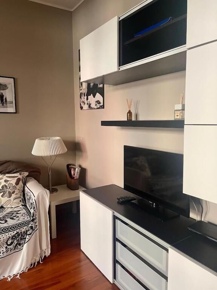 Easy Milano Rooms And Apartments Navigli 27/46