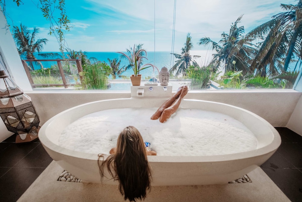 Malimbu Cliff Villa 47/56
