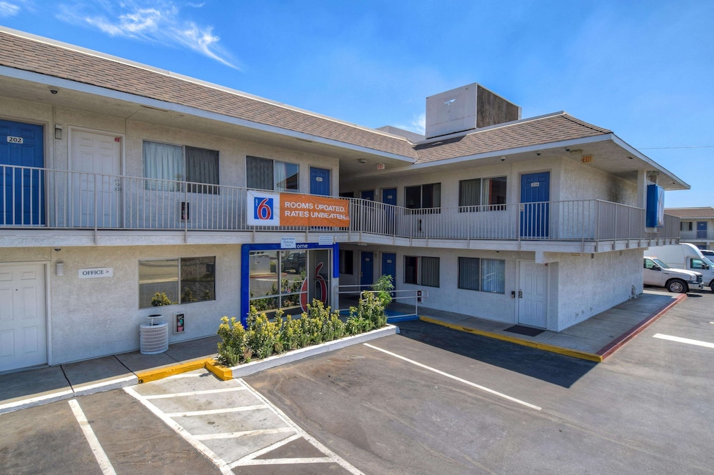 Motel6 Jurupa Valley, CA - Riverside West 9/44