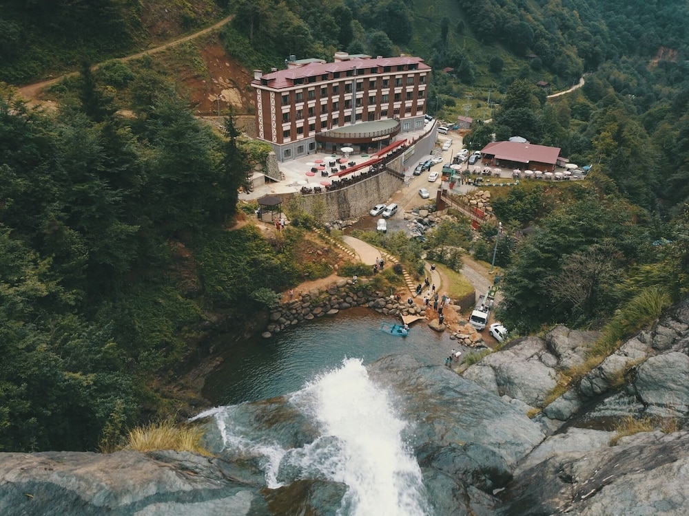 Grand Selale Hotel 48/50