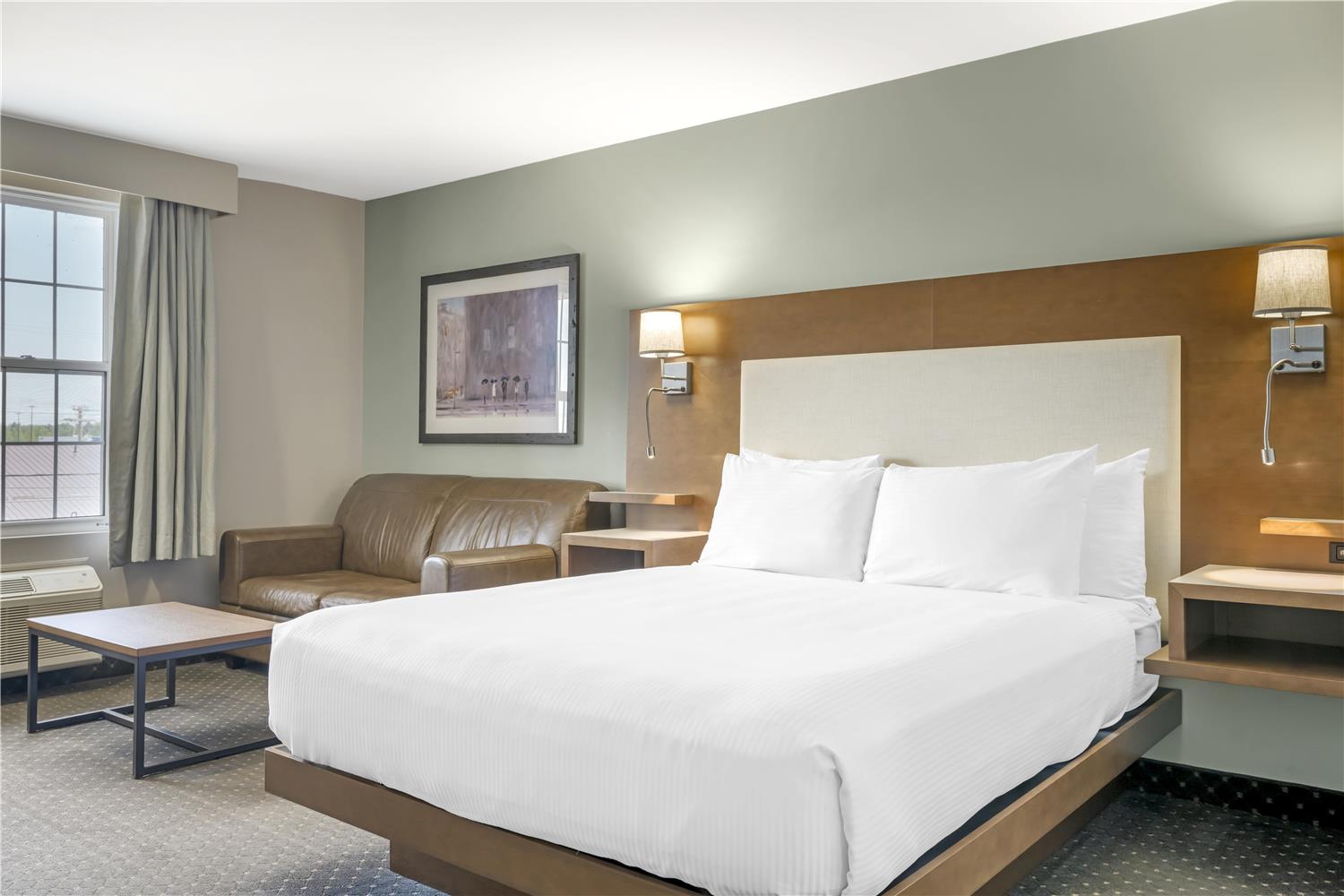 Room, Queen Bed, Sofa