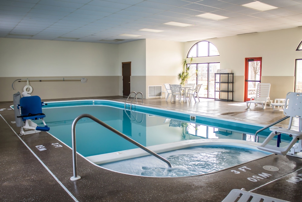 Quality Inn Dover OH 15/42