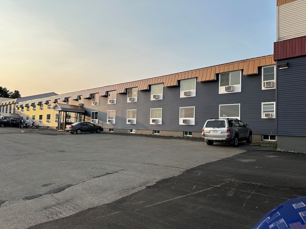 Presque Isle Inn and Convention Center 36/48
