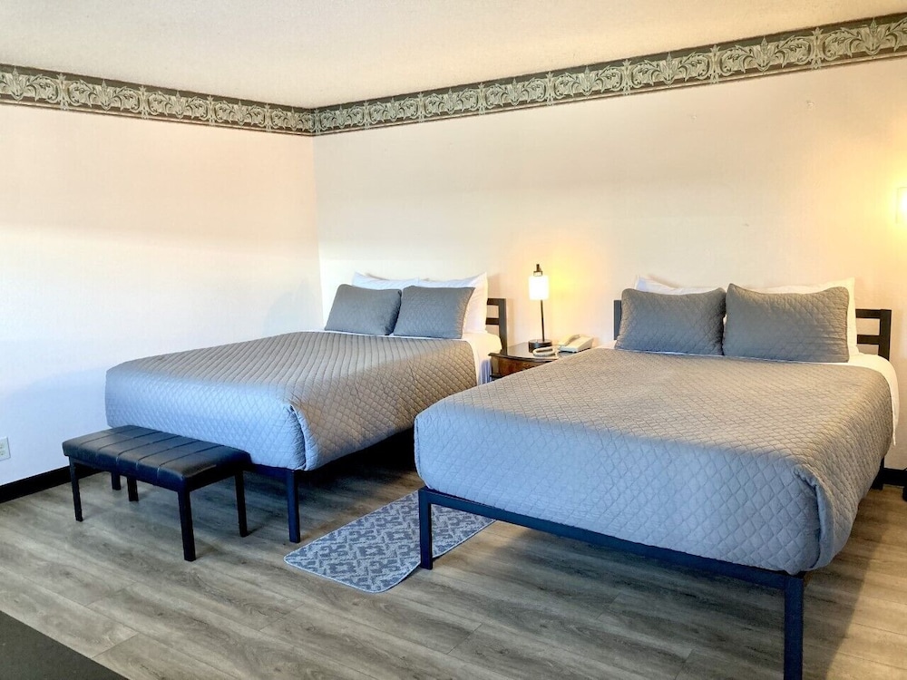 Coast Riders Inn 14/50