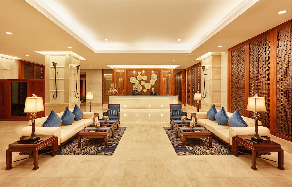 Centre Point Plus Hotel Silom 54/76