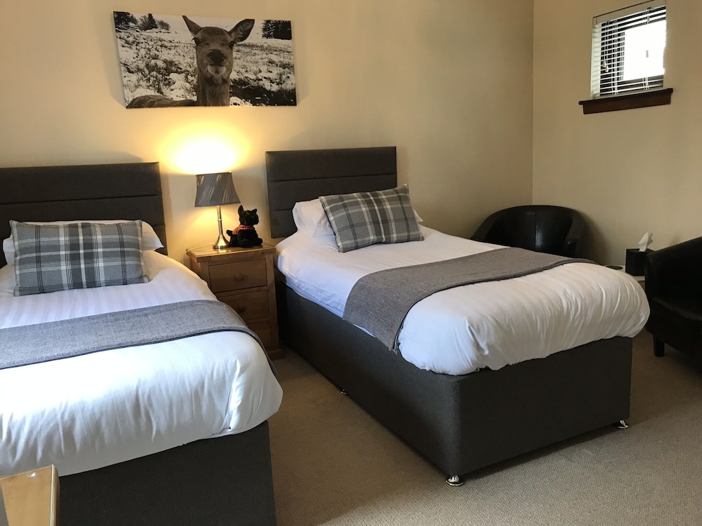 BEN NEVIS GUEST HOUSE 11/35