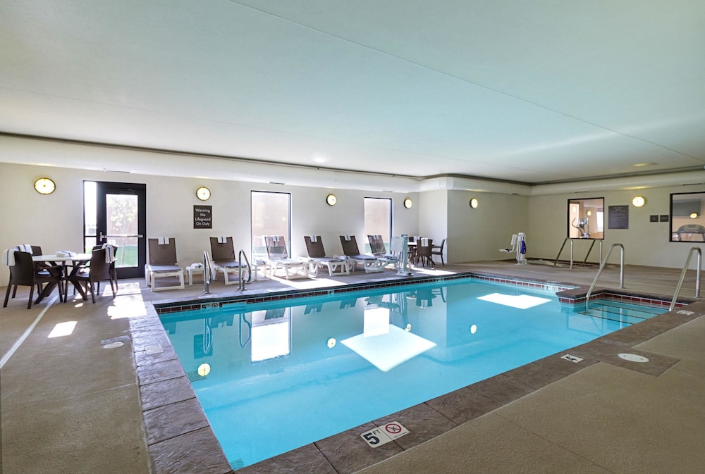 Comfort Suites & Conference Center Worthington MN 11/38