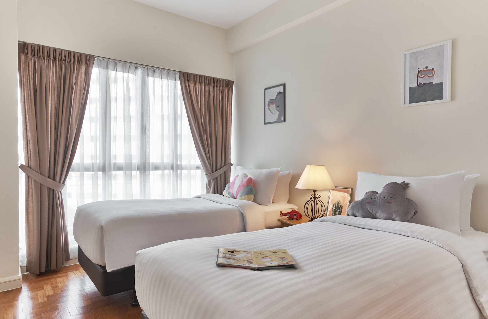 3 BEDROOMS, APARTMENT