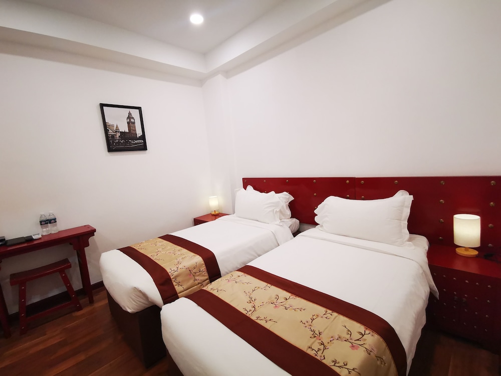 DELUXE, TWIN BEDS