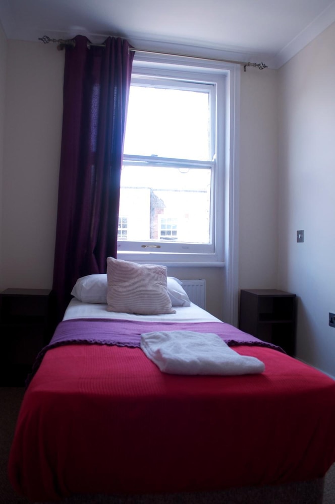 Goodwood Hotel 4/50