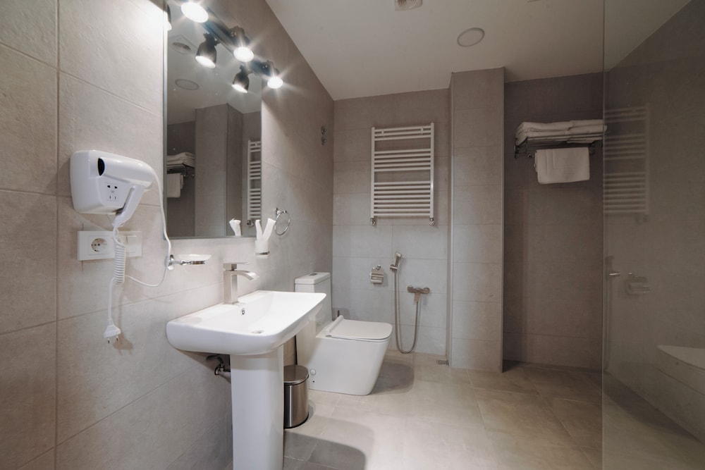 جناح جونيور بسرير مزدوج مع أريكة، Akhaltsikhe Inn 4/4