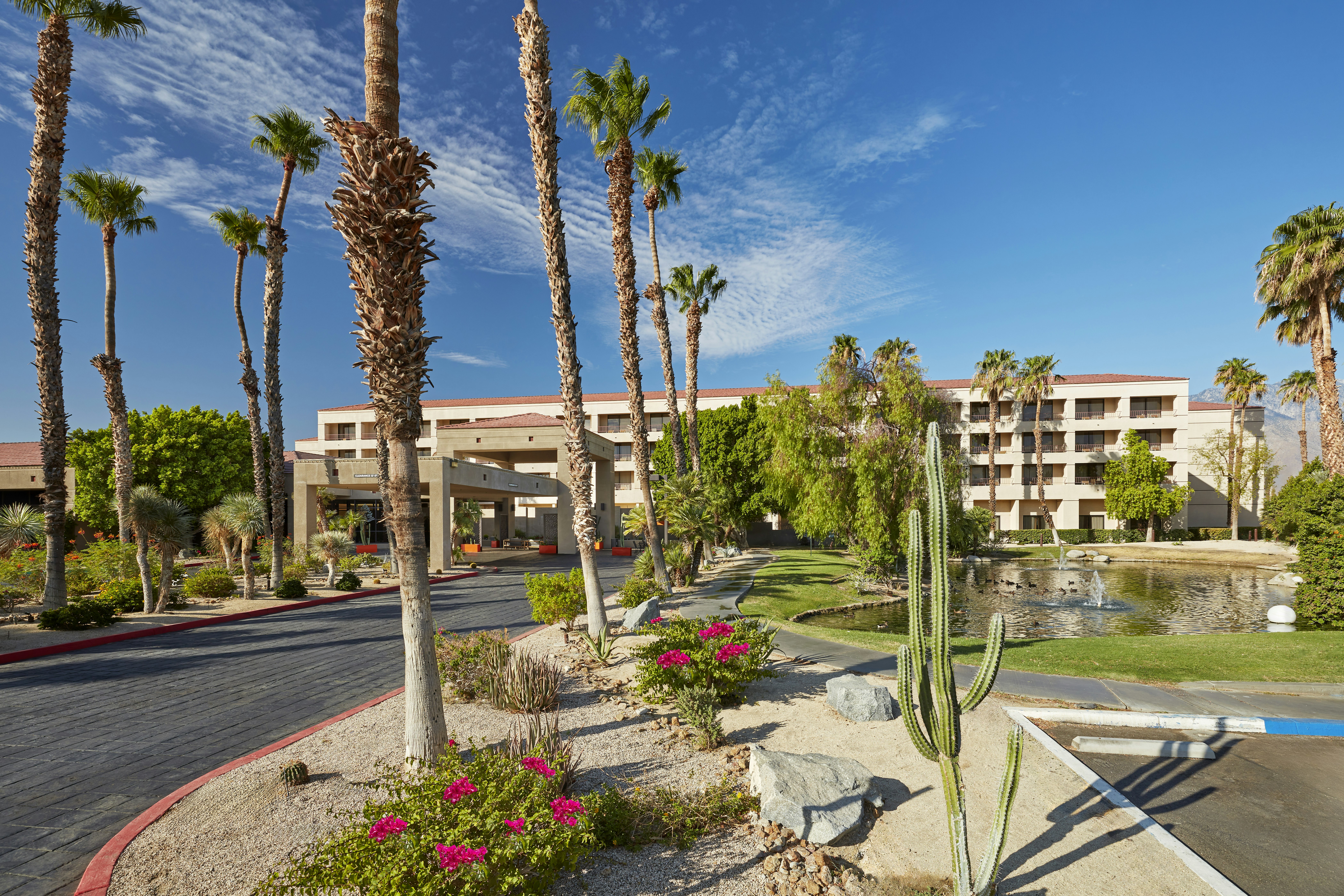 Doubletree By Hilton Golf Resort Palm Springs 62/81