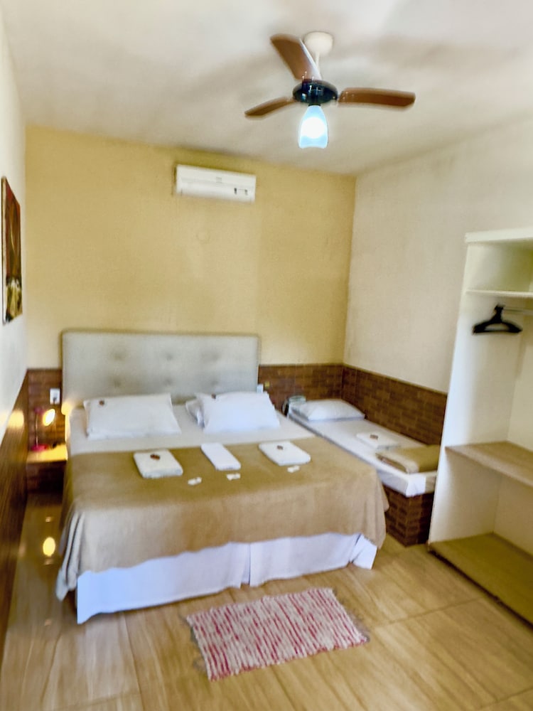 ROOM, TRIPLE