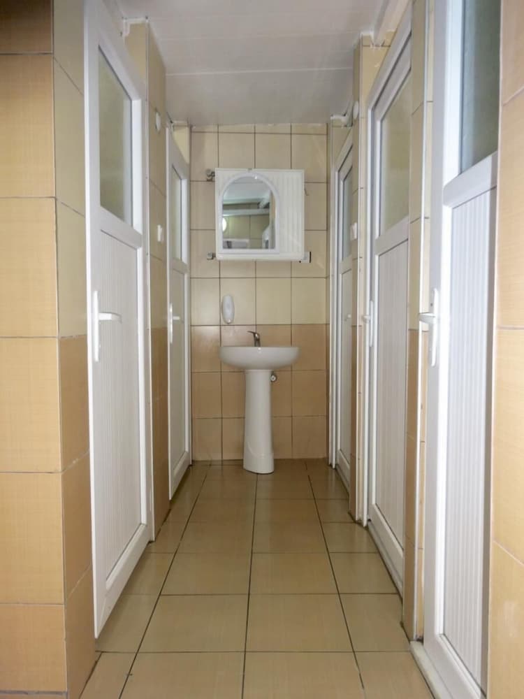 Avrasya Hostel 50/50