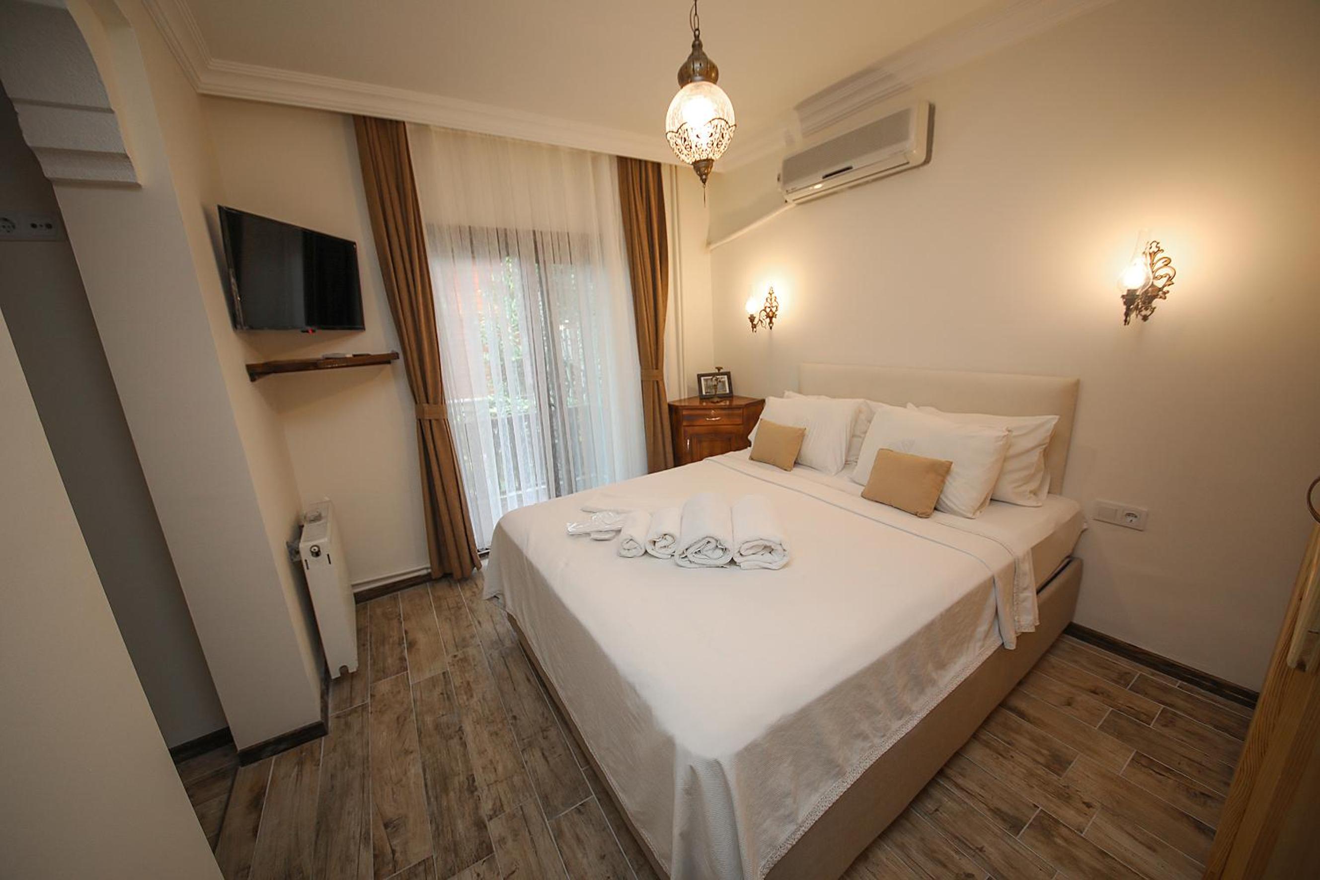 Deluxe, Suite, King Bed