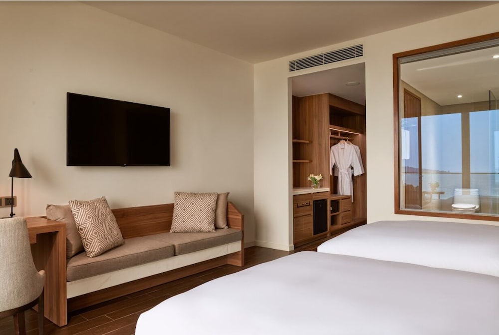 Movenpick Resort Waverly Phu Quoc 56/77