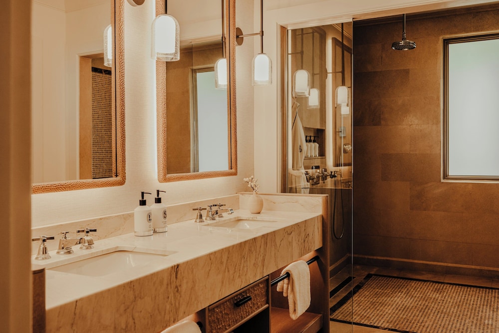 غرفة بسريرين كوين بإطلالة على الحديقة بشرفة، Four Seasons Resort and Residences Puerto Rico 2/3