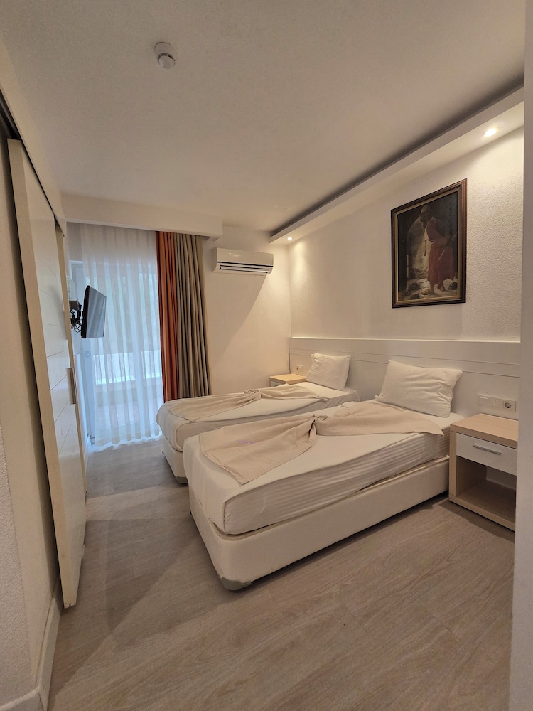DOCS HOTEL KEMER 18/58