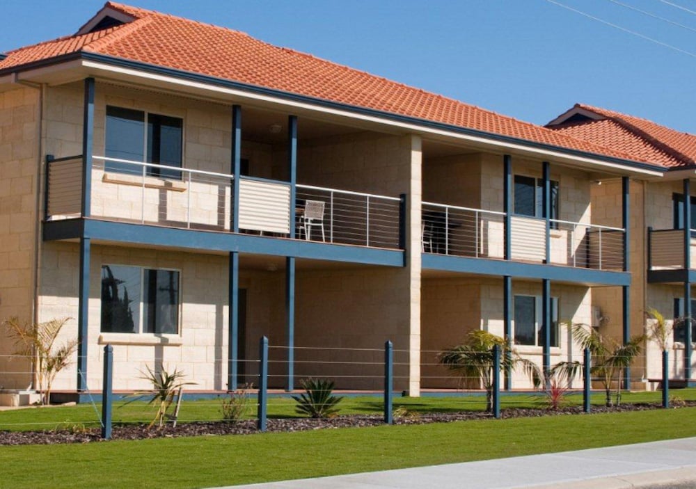 Pinnacles Edge Resort 4/48