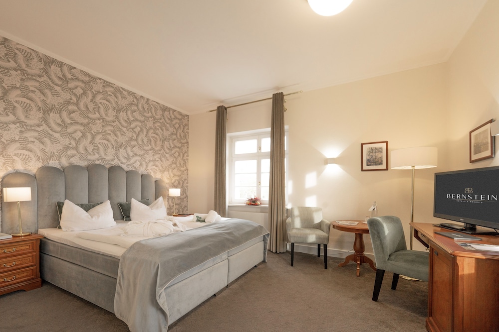 Van Der Valk Schlosshotel Grosser Gasthof 18/59