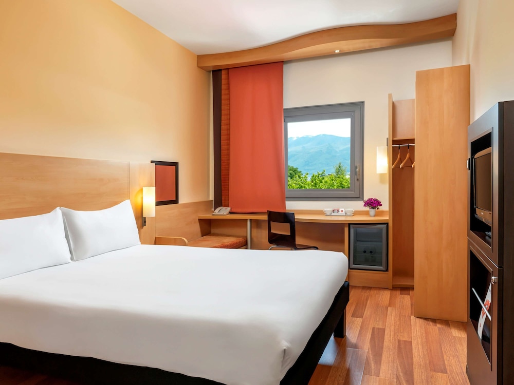 Ibis Bursa 14/68