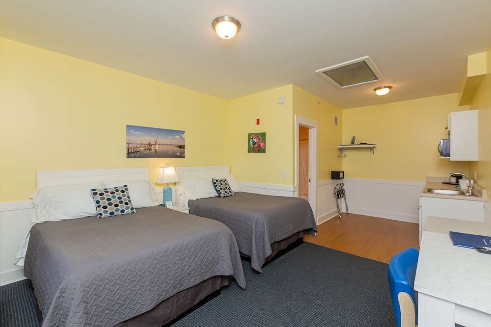 Topsail Shores Inn 11/67