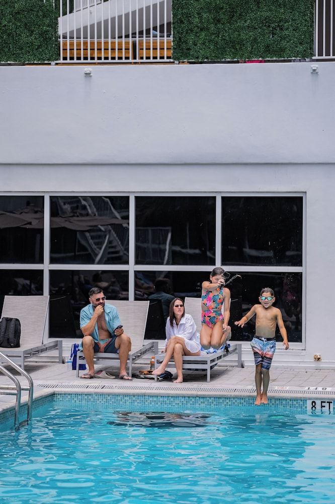 B Ocean Resort Fort Lauderdale 41/50