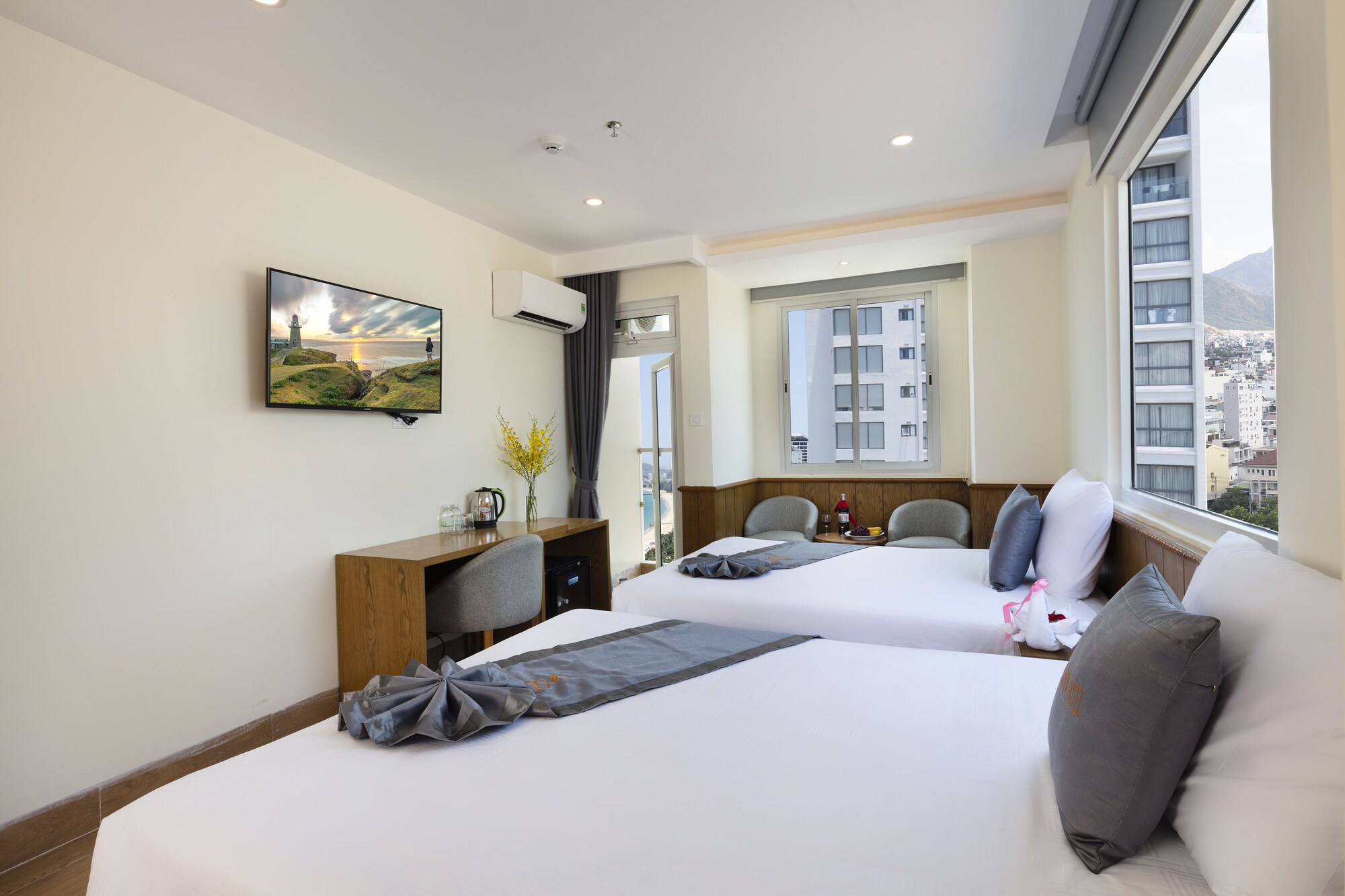 غرفة سوبيريور بسريرين منفصلين بإطلالة على البحر، Quang Vinh Hotel 5/10
