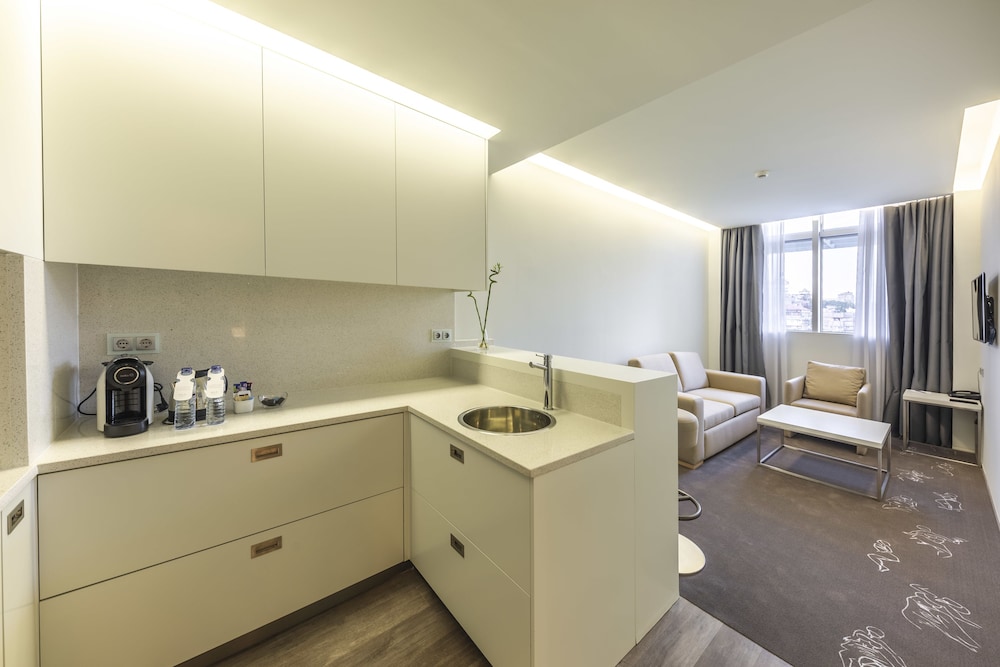 Melia Maputo Sky 34/66