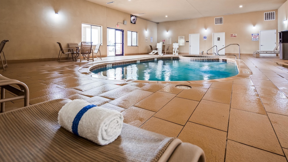 Best Western Plus Texoma Hotel and Suites 22/44