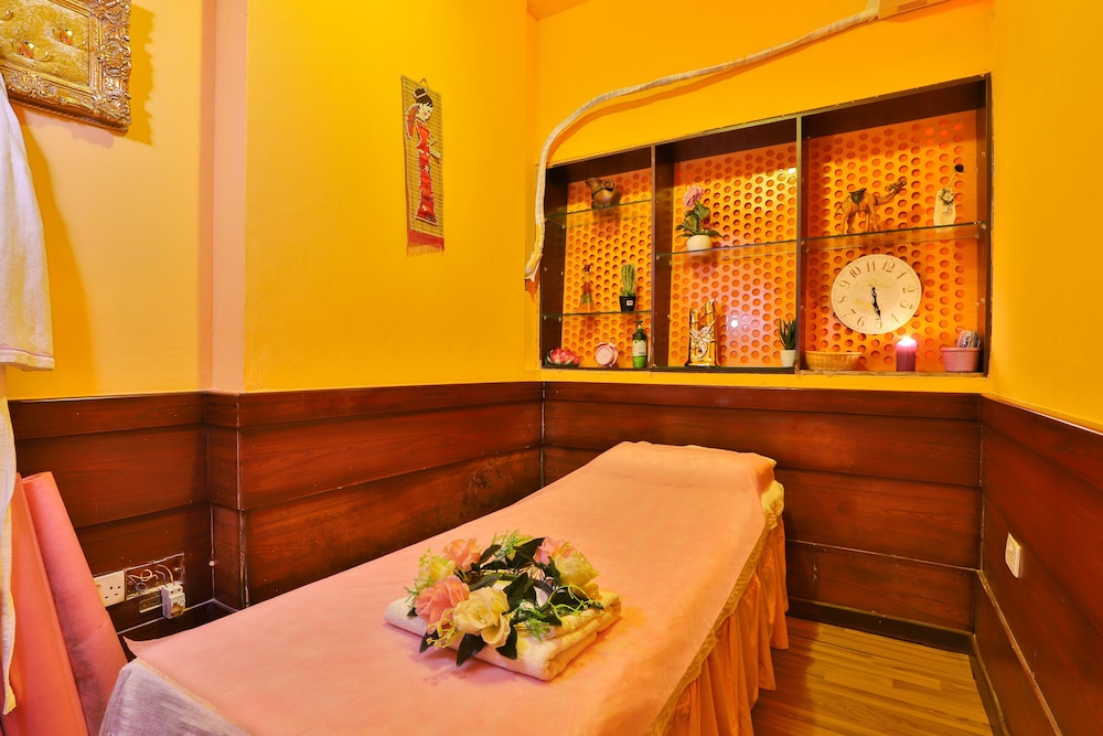 Grand PJ Hotel 40/48