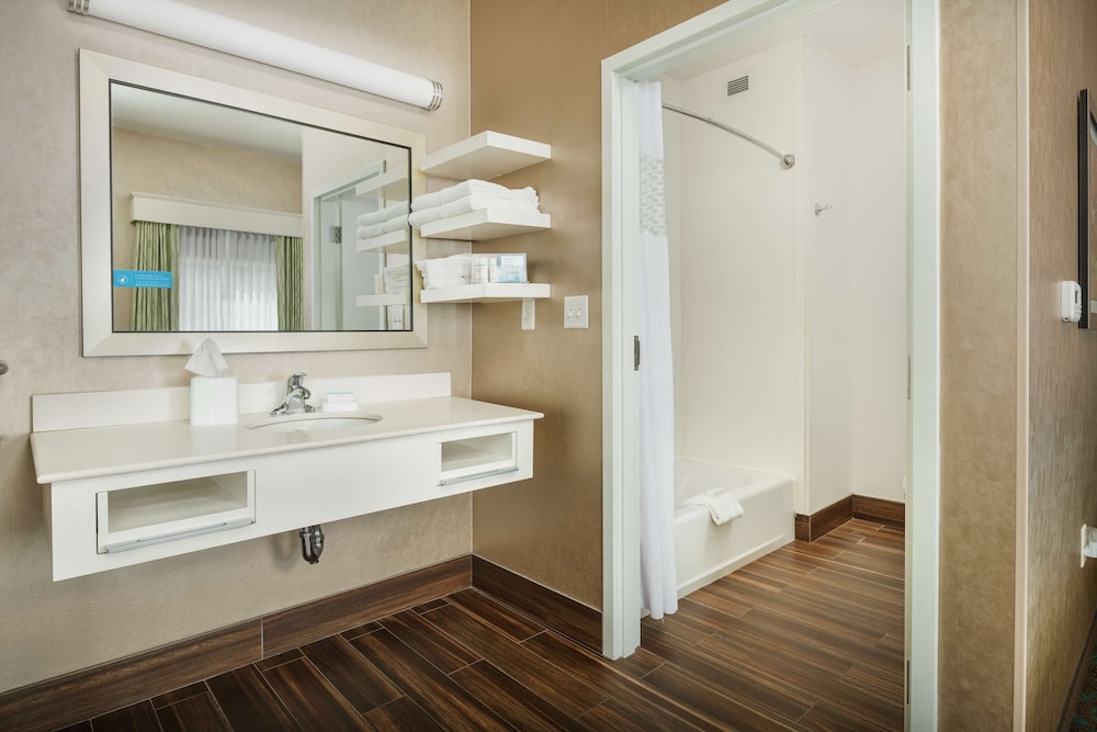 Hampton Inn & Suites Portland/Hillsboro-Evergreen Park 13/46