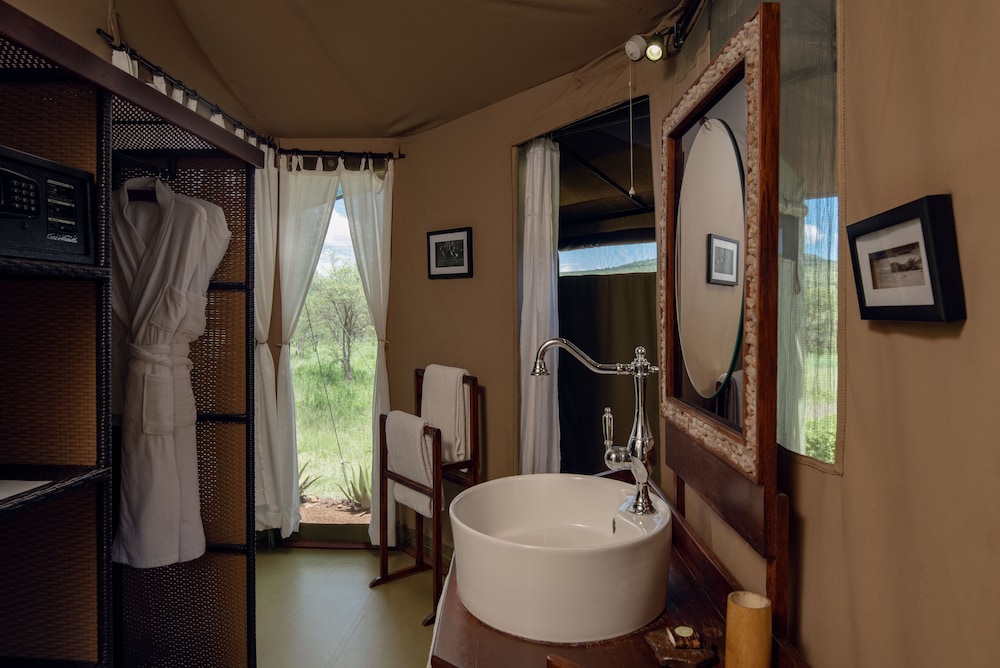 OLE SERAI LUXURY CAMP 38/39