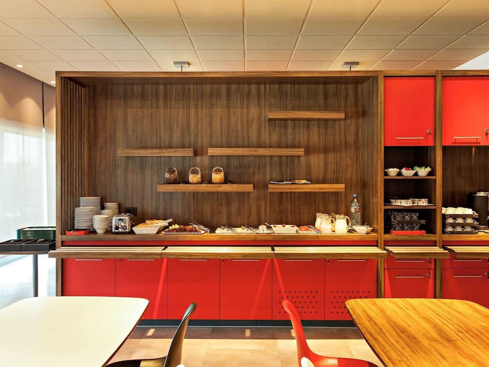 Ibis Pilar 10/63
