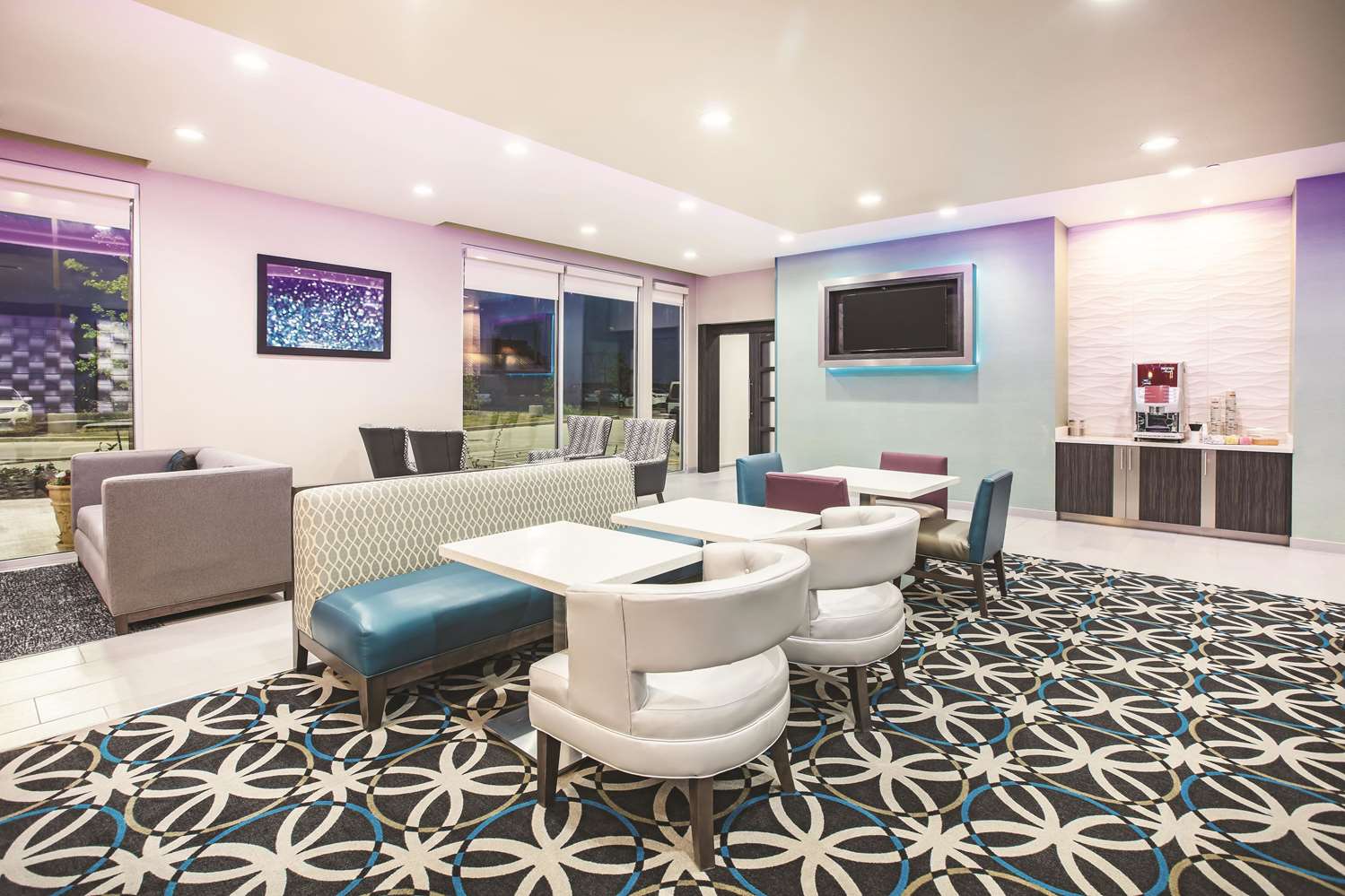 La Quinta Inn & Suites by Wyndham Dallas Plano - The Colony 18/20