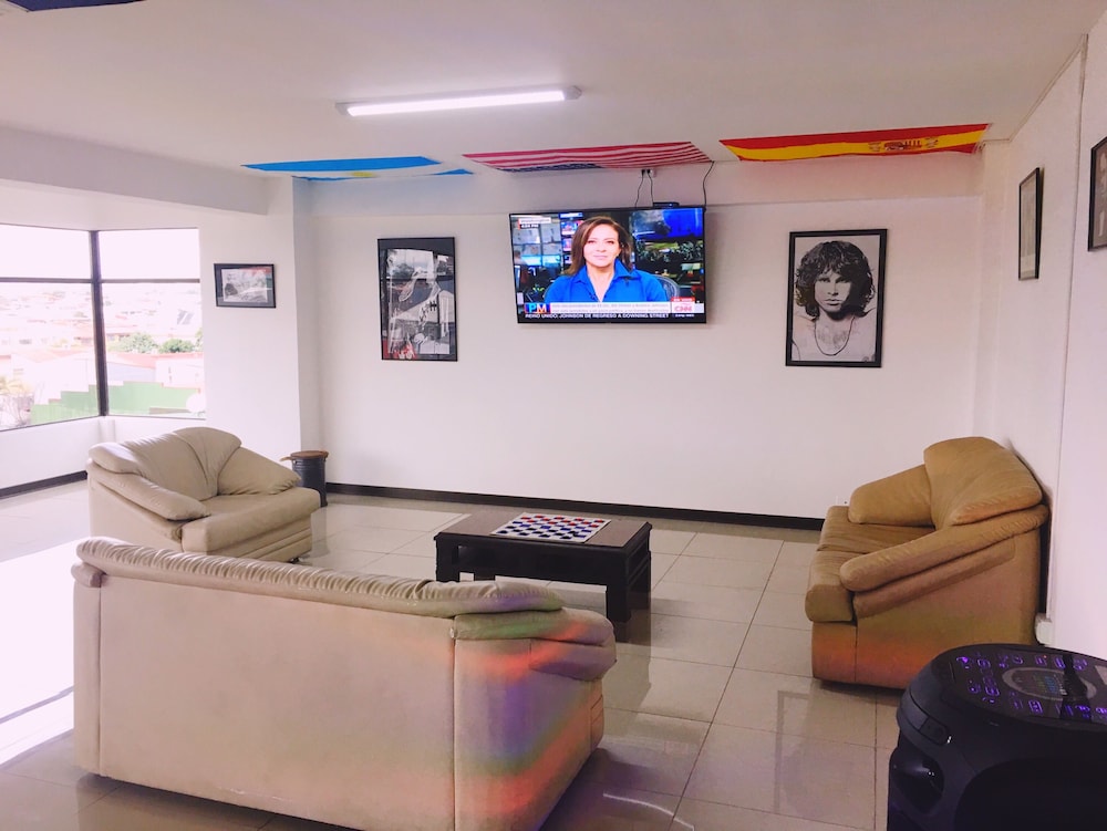 Hostel Del Paseo 32/50