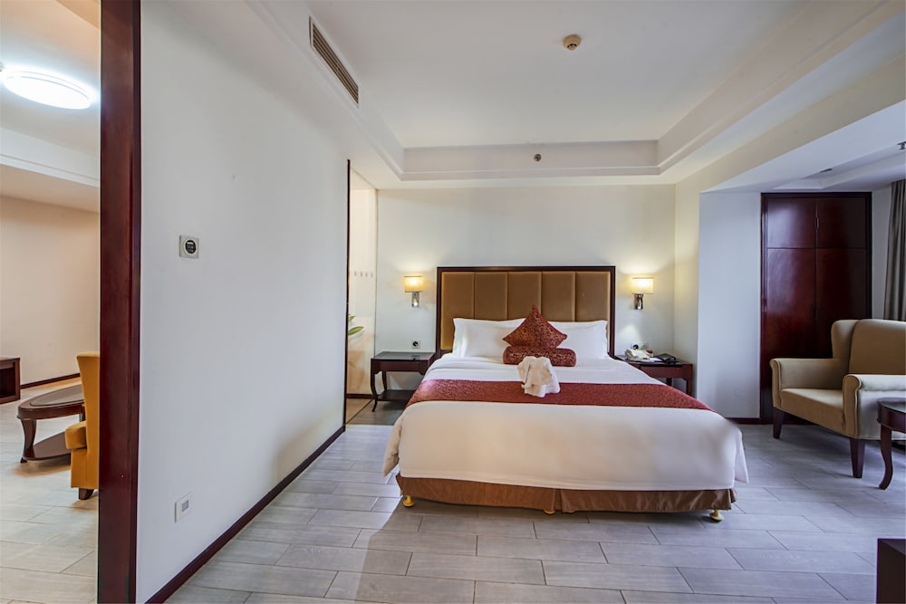 Haikou Baofa Shengyi Hotel 5/27