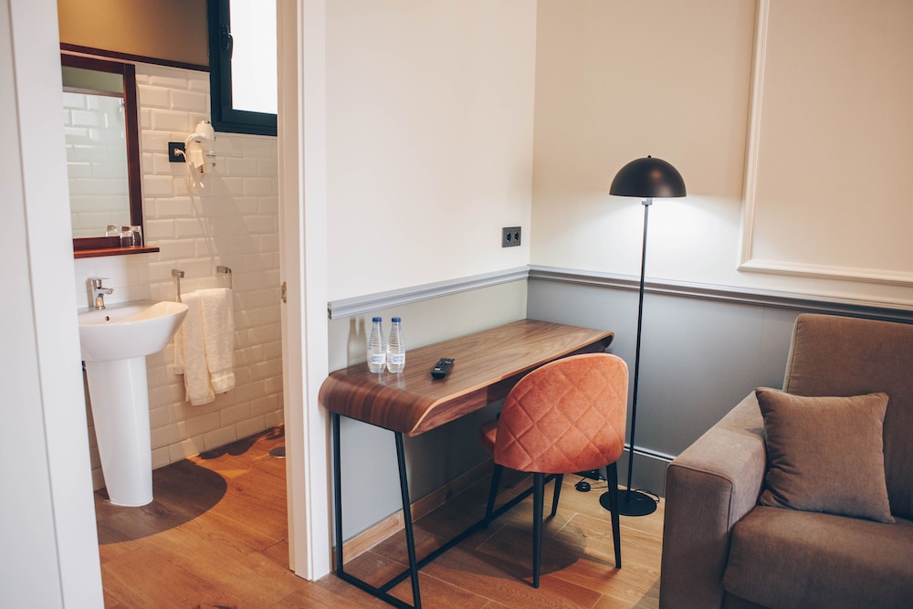 Alcazaba Premium Hostel 35/50